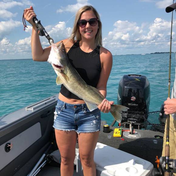 Meet your Posher, Melissa - Picture 1 of 1